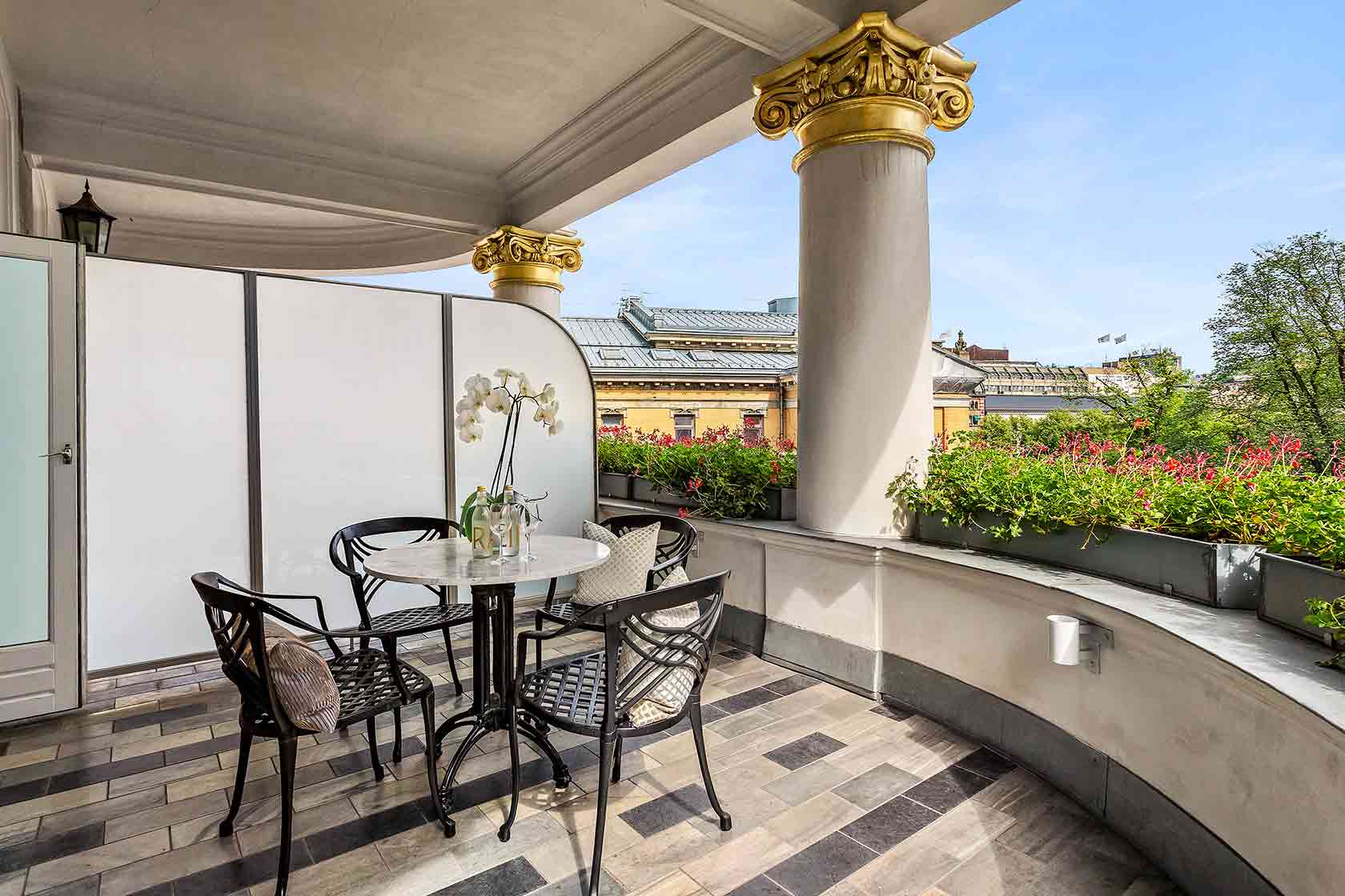 A Junior Suite with balcony at Hotel Continental